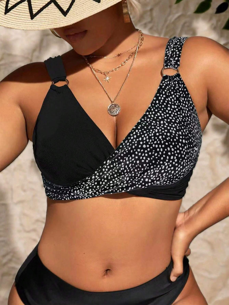 Maiô Feminino com Torção Frontal Mari. Tamanho Plus 