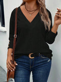 Camisa Feminina com decote em V e botões nas mangas. Plus Size