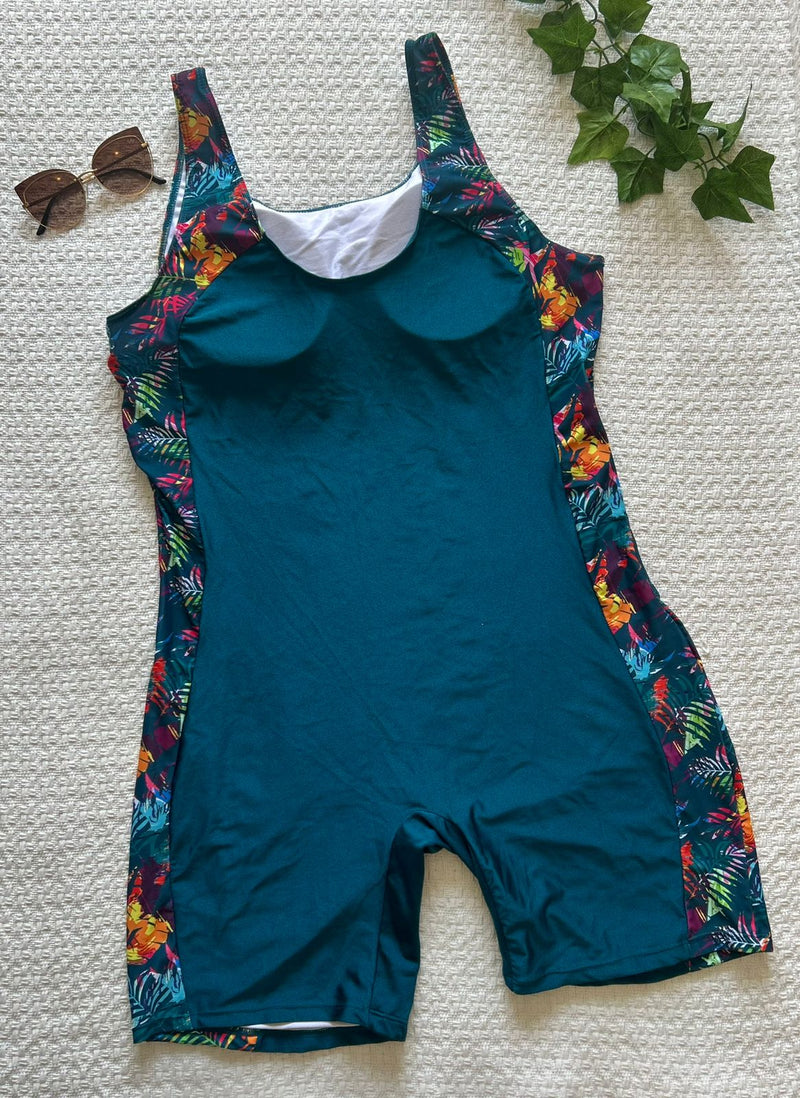 Maiô feminino Estilo Macaquinho com Estampa Lateral . Plus Size - Mariela