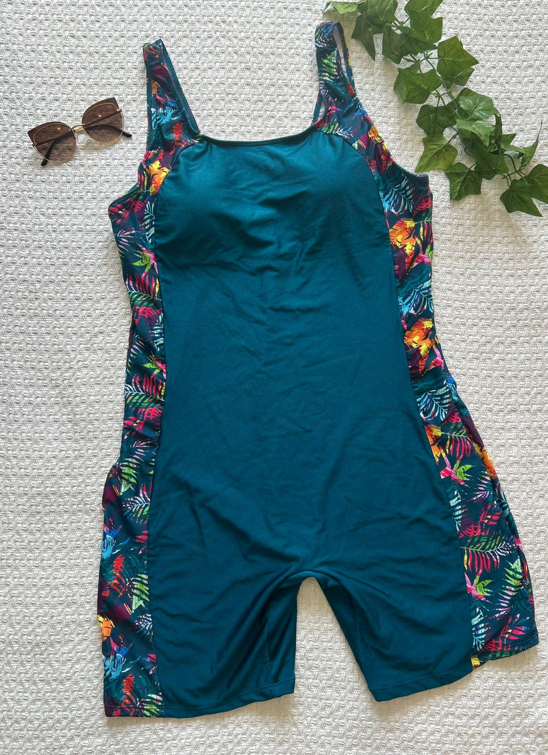 Maiô feminino Estilo Macaquinho com Estampa Lateral . Plus Size - Mariela