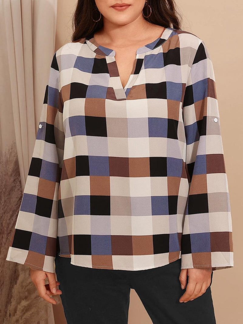 Blusa Feminina Com decote em V entalhado. Plus Size - Catarina