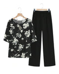 Conjunto de Duas Peças  com Blusa de Manga Curta e Calça. Plus Size - Lavinéa