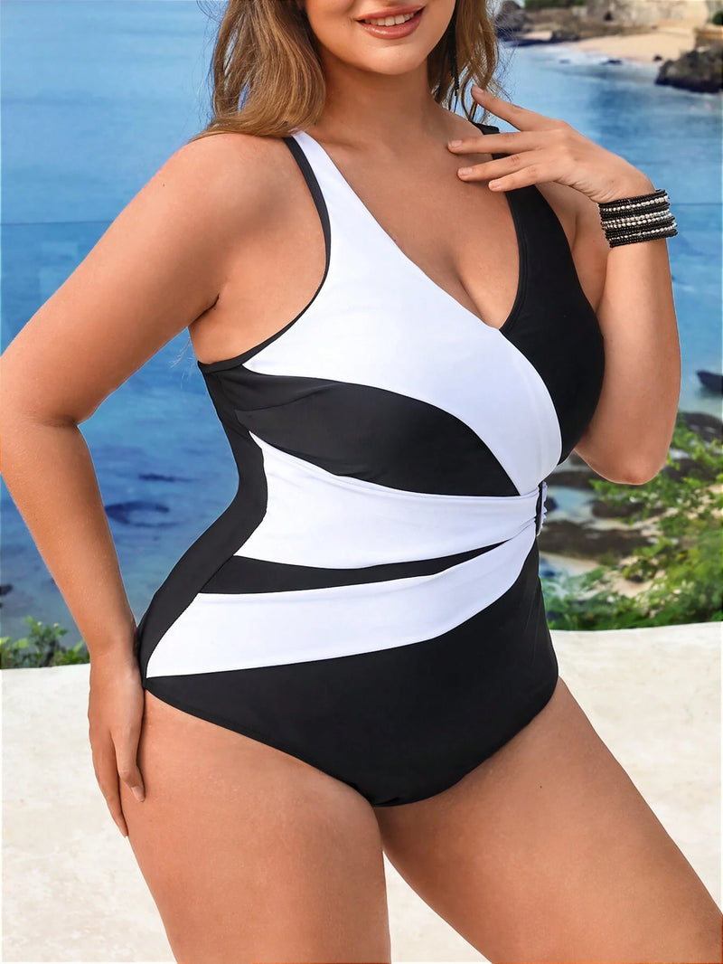 Maiô Feminino elegante Taine. Plus Size