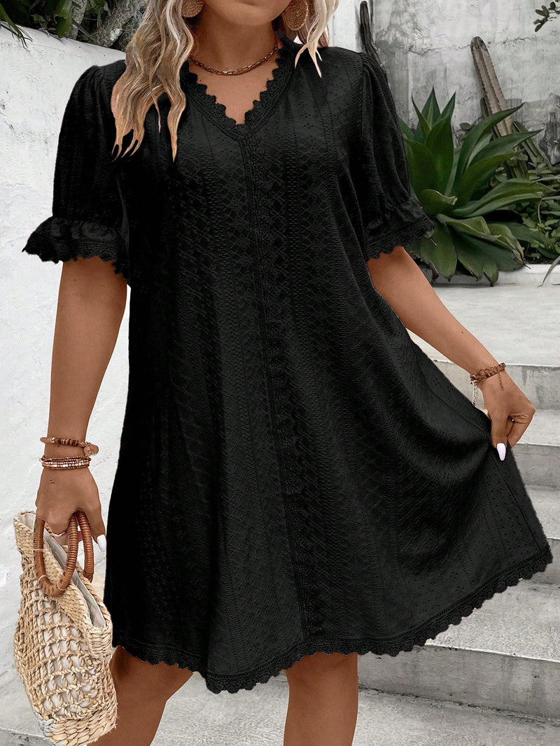 Saída de Praia com Renda Contrastante e Mangas com Babados - Kora. Plus Size